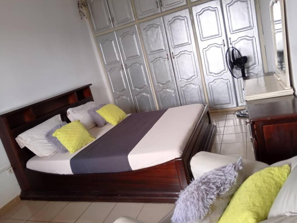 Appart Meuble Le Dakota Yaoundé Zewnętrze zdjęcie