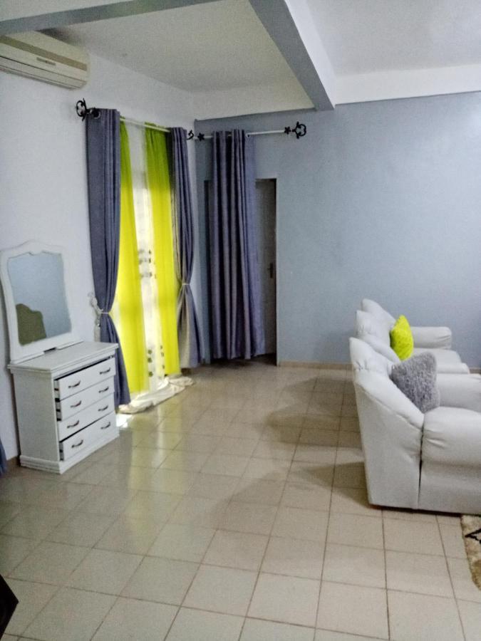 Appart Meuble Le Dakota Yaoundé Zewnętrze zdjęcie